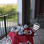 Amira Palace 3*
