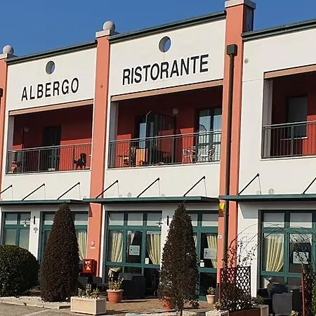 Amira Palace Castel Goffredo