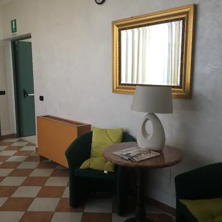호텔 Amira Palace 3*