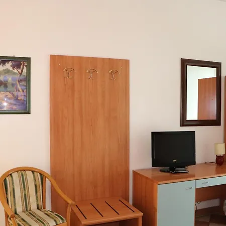 Amira Palace Hotel 3*